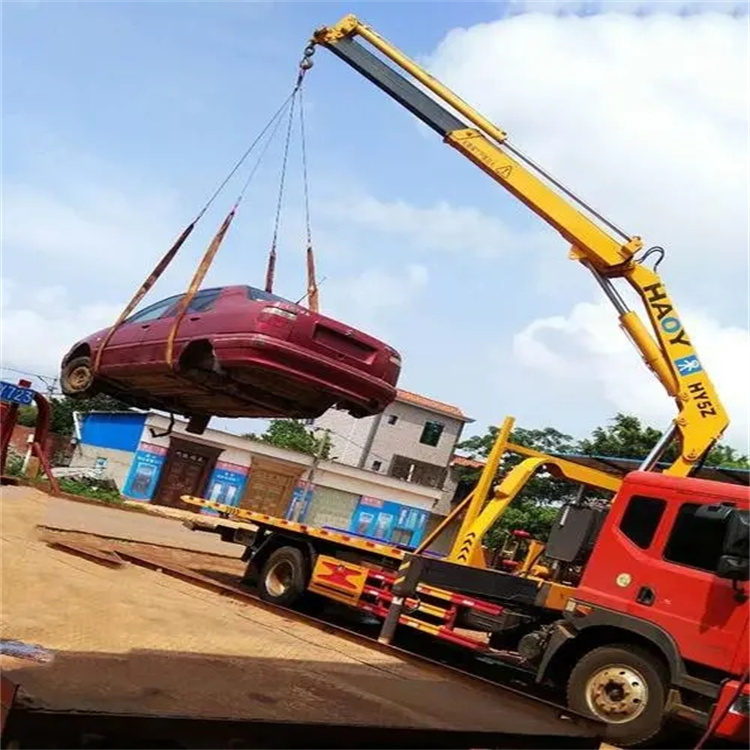 感城镇吊车救援小汽车怎么吊