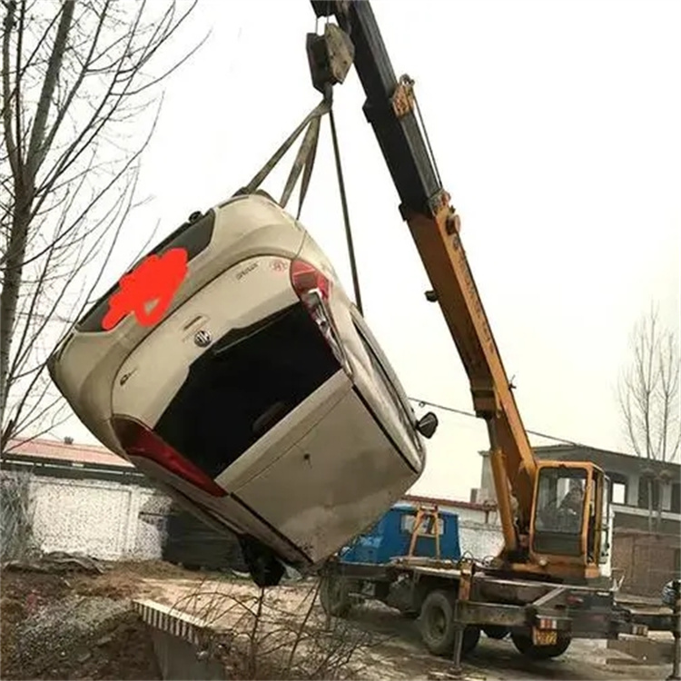 感城镇随时待命，吊车24小时道路救援服务全解析