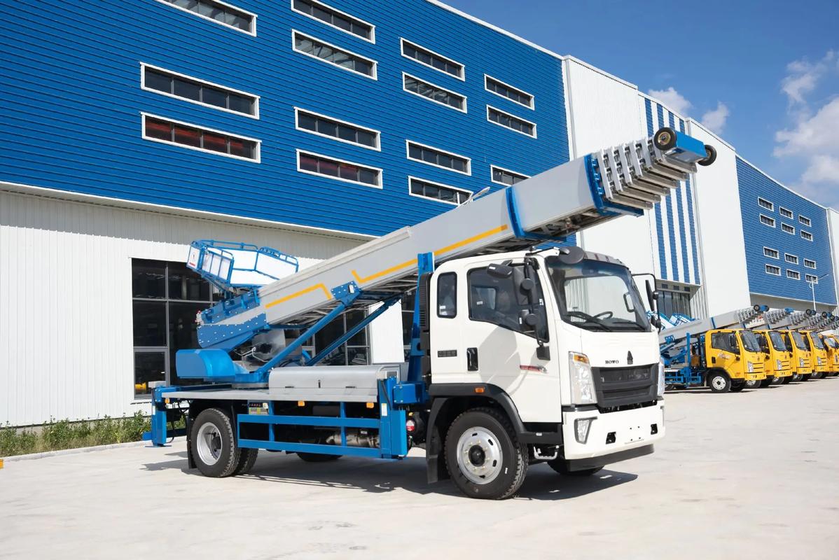 感城镇出租云梯车高空作业车 建筑垃圾搬运